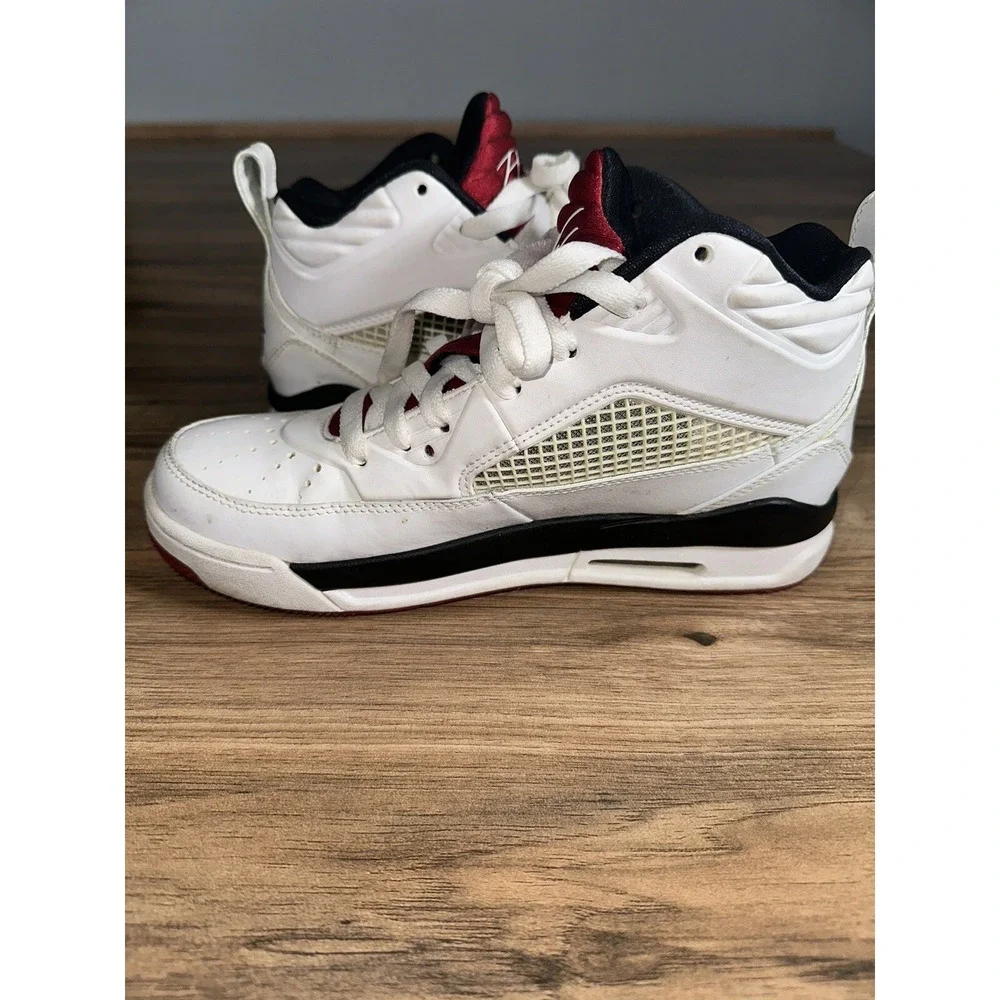 Jordan Flight 9 Youth Size 5.5Y‎ Sneakers White/ Red  654975-101